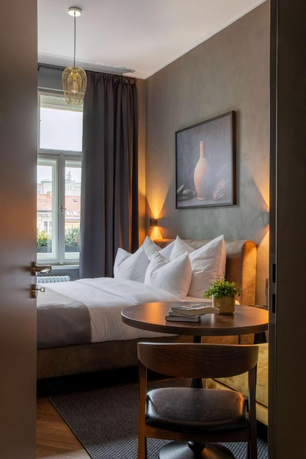 The Viaduct - Suites & More Praga Zewnętrze zdjęcie