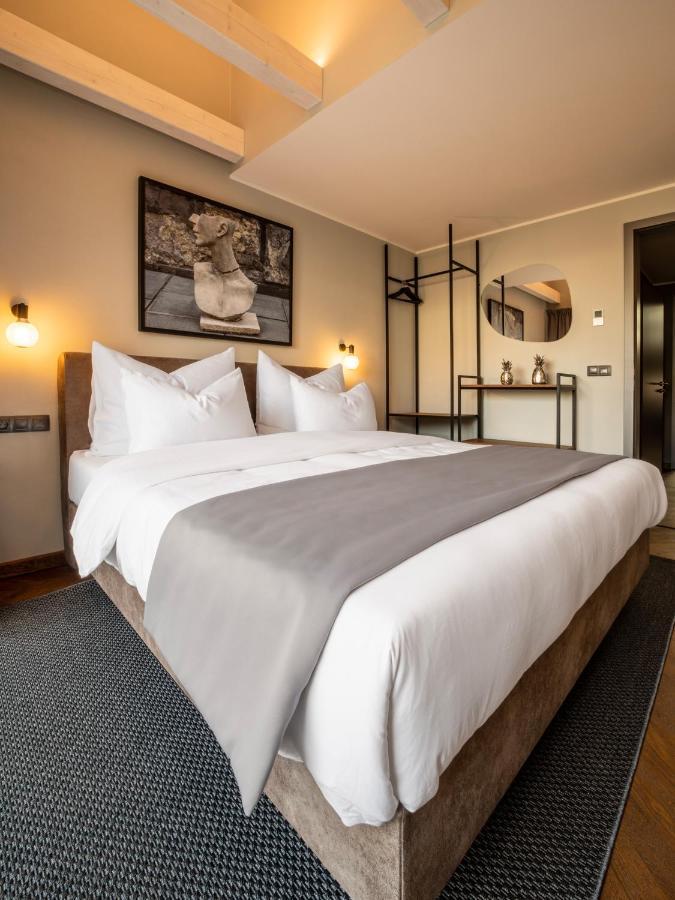 The Viaduct - Suites & More Praga Zewnętrze zdjęcie